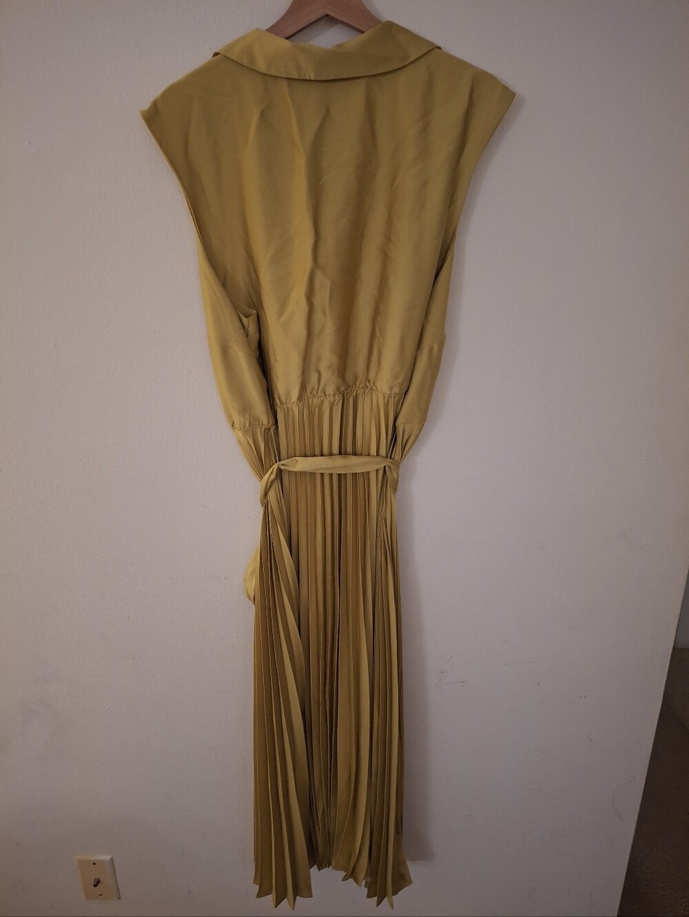 Eloquii Chartreuse Pleated Wrap Midi Dress with Tie Waist - Picture 3 of 5